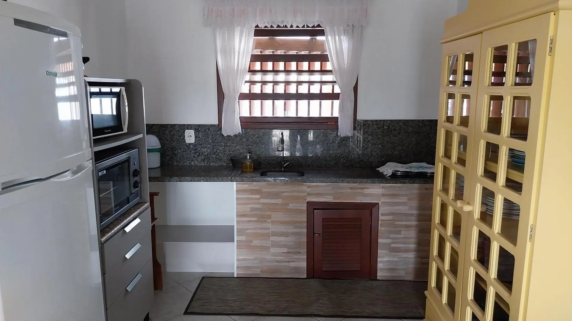 Casa Lagoa E Praia Rosa برايا دو روزا 0*,  البرازيل